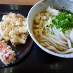 【ぶっかけうどん（冷）　３７０円】・【かにかま　１３０円】・【玉ねぎ　１００円】