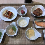 Bel tempo - 朝食ビュッフェ２７００円。第三弾。ピザトーストは運ばれてきたので取りましたが、硬くて冷たくて。。