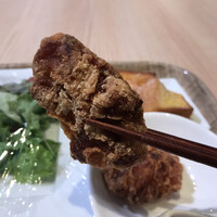 ベルテンポ - 朝食ビュッフェ２７００円。こちらの唐揚げは、冷めても美味しく、とても気に入っています（╹◡╹）
