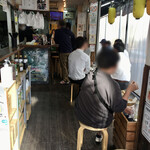 鶏＆デリ - 狭そーですが呑めます。