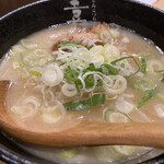 とんこつらぁ麺 嘉晴 -  しょうゆとんこつらぁ麺 800円