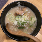 とんこつらぁ麺 嘉晴 -  しょうゆとんこつらぁ麺 800円