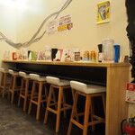 麺や 鶏次と貝次 - 店内（カウンター席）