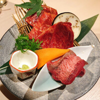 牛刺しと焼肉 仔虎 クリスロード店 - 
