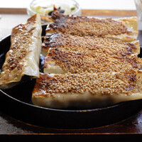 四川名菜 川府 - 鉄板棒餃子