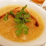 蟹の卵入り　フカヒレスープ　