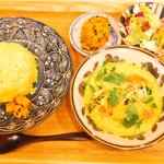 四次元食堂 南インドオステリア - ディナーメニュー　鮭のミーンモーレン、鮭のプットゥ