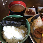 ランブル - 大盛ご飯に味付けのりがトッピング