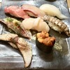 奴 - 料理写真:寿司はおまかせで8貫