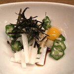 どぜうお清 - お通し（ヤマイモとオクラとウズラ）