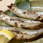 Yakko - 焼き魚は何があるのか聞いたら柳葉魚の雄があるとのことでお願いしました