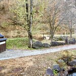 貝掛温泉 - 宿の周りは庭になっていて散策も楽しめます