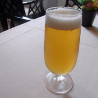 龍天門 - 2012年6月：高いんですがとても丁寧に注いであるおいしいビール。