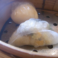 龍天門 - 2012年6月：浮粉の皮の点心。透き通るような皮が上品。