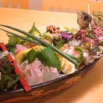 Seafood sashimi (one serving)