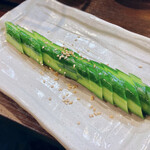 元祖あみやきどり 萬福食堂 - きゅうり一本漬　380円