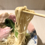 麺処 きなり - 特製 汐そば　麺リフト