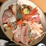 さかなや工房海鮮蔵 - 海鮮丼(上)