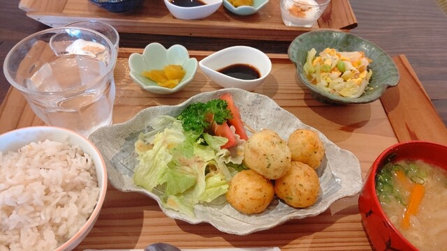 ウェル ファー キッチン ロティ 野里 カフェ 食べログ