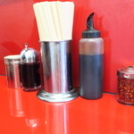 ラーメン二郎 - 卓上調味料