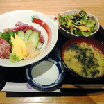 金沢おでんと日本海料理 加賀の屋 - 巴鉄火丼のセット