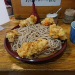 Kabuki soba - もりかき揚げそば、470円。