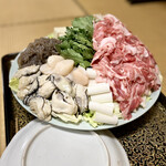 安田屋 - 牡蠣・ホタテ・豚肉の味噌鍋
