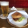 三丁CAFE - ハンバーガー単品税込700円セットドリンクにビール+税込200円
