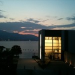 エシェル ドゥ アンジェ - 日が長い夏場のディナーが一番夜景を堪能できます。