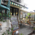 アルモリック - 大通りからちょっとそれたところに・・