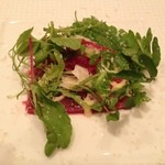 足寄永井牧場のホエー桜肉のカルパッチョ　アイオリソース、パルミジャーノ・レジャーノ