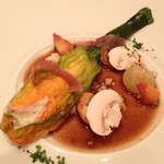 ル・ヴァンテール - 赤井川コロポックル村、花ズッキーニのファルシーと阿寒湖産エクルビス、ブルゴーニュ風