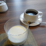 旧軽井沢KIKYOキュリオ・コレクションbyヒルトン - 牛乳とコーヒー