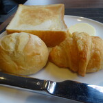 Kyukaruizawa KIKYO Curio Collection by Hilton - 양식: 빵 모듬