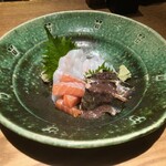 Kotaro - お造り3種盛り：筋アラ、銀鮭、秋刀魚のバター肝醤油