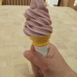 フジヤ コウベ - ぶどうソフトクリーム(税込)280円 (2020.11.15)