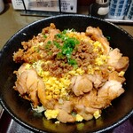 肉専門酒場 焚 - 鶏の三色丼