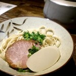 Sakaemachi Botorunekku - 美しいツルシコ麺！スープが入っていない状態で出てきます