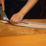 うなぎ屋酒坊・画荘 越後屋 - 24年7月　捌いてます