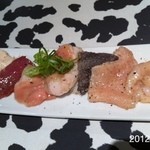 やきにくポッサムチプ - 2012.7.28(土)18時訪問 塩ホルモン盛合せ抜群の美味しさ