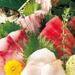 Assortment of 7 pieces of sashimi