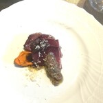 La Brianza - 鰹カルパッチョロメスコソースタプナード赤玉ねぎのソース山わさびトッピング。いろいろな薬味で楽しめた炙り戻り鰹、おいしい旬の味わい＼(^-^)／素材の良さも素晴らしい