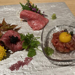 和牛 まつした 吟匠邸 - 但馬牛、松阪牛フィレのタタキ、近江牛ランプの炙りユッケ。刺身3種、コレは火を通して食べたかった(๑>◡<๑)