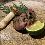 和牛 まつした 吟匠邸 - 酢橘を搾り塩を少し付けて食べましょう(๑˃̵ᴗ˂̵)