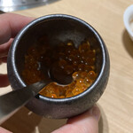 和牛 まつした 吟匠邸 - え？！その上にイクラまで乗せるんですか⁇！そんなことしてもええんですか⁇ いいんです❣️\(//∇//)\