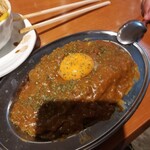 立ち飲み世界のこにし - 月見キーマカレー