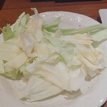 やきとり家 すみれ - ★★お通し 363円 塩ダレキャベツ食べ放題！キャベツごときで、ぼったくり！