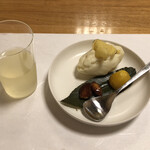 鰻はし本 - 冷茶と栗アイス