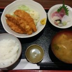 Nomiku Idokoro Shiroshita - フグのフライ定食