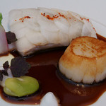 ラ・ヴァガボンド - ４-４）〈対馬〉『甘鯛』のエテュベ　野辺地の蕪の鱗仕立て　根室海峡の帆立貝　ソースヴァンルージュ